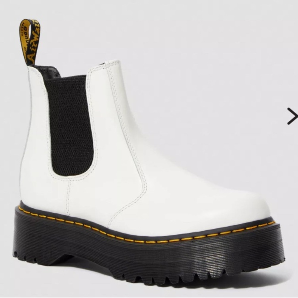 Smooth Leather Platform Chelsea Boots